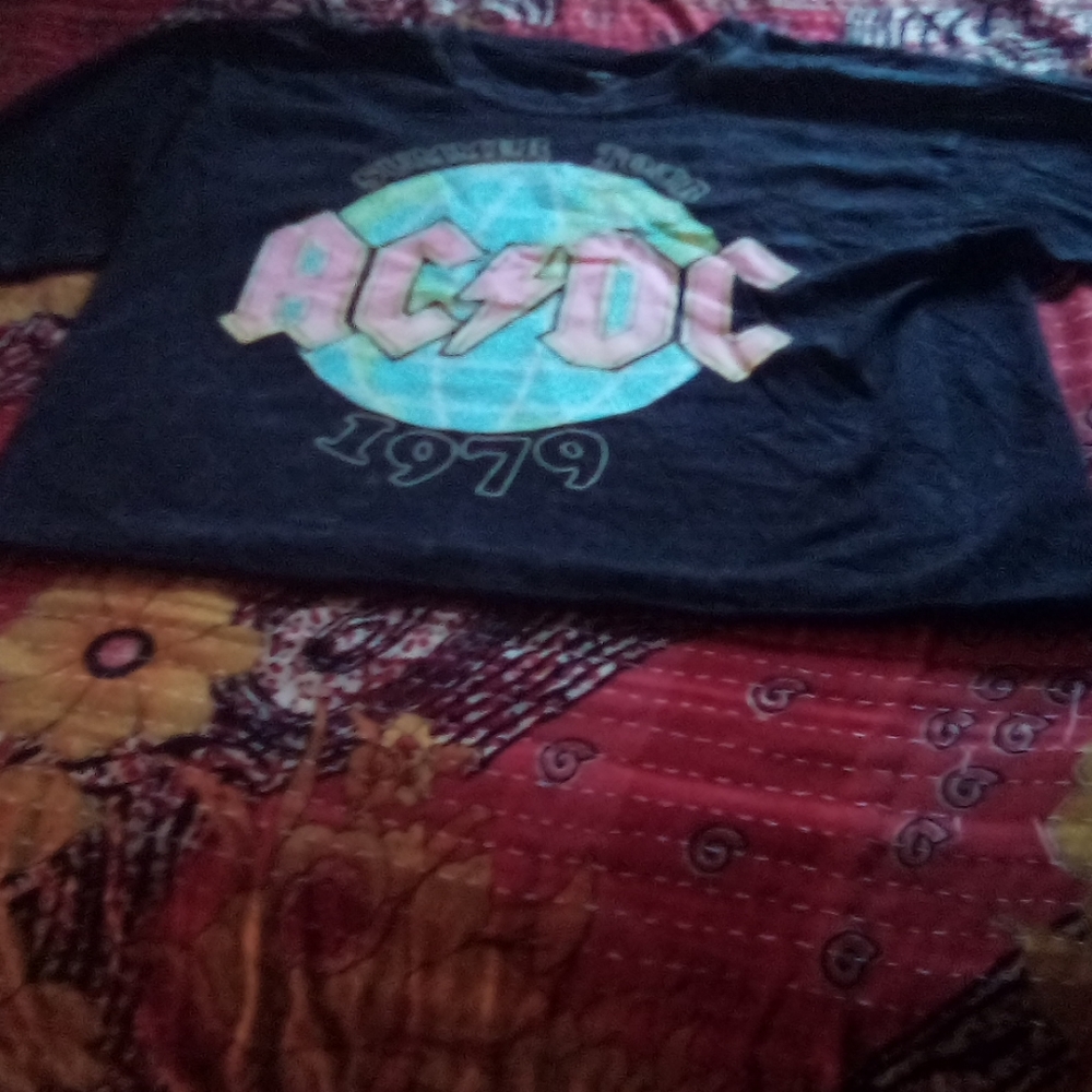 Excellent condition long sleeved AC/DC crop top